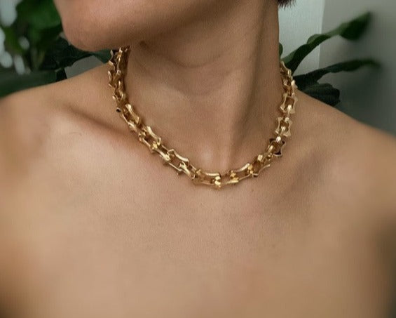 Exquisite Designers Bold Chain Necklace