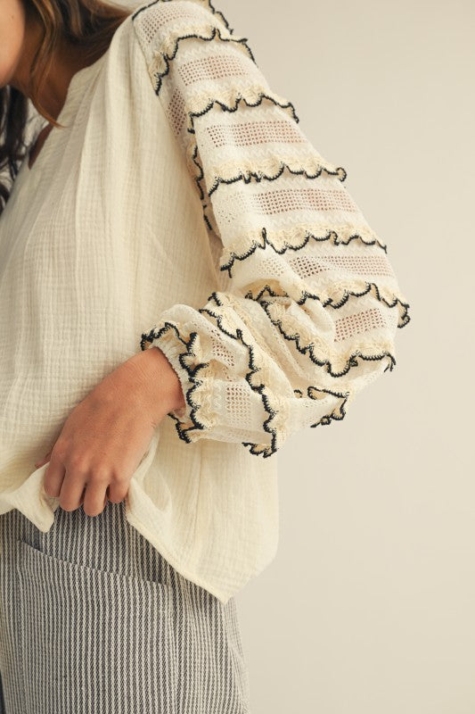 RUFFLED LACE SLEEVES WITH SOLID GAUZE TOP