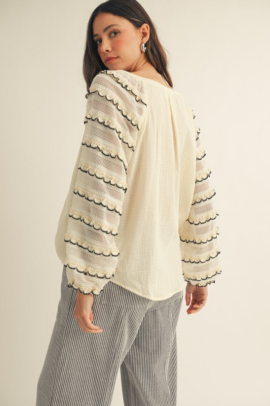 RUFFLED LACE SLEEVES WITH SOLID GAUZE TOP
