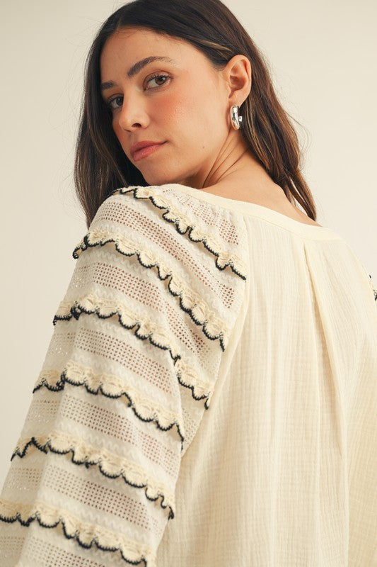 RUFFLED LACE SLEEVES WITH SOLID GAUZE TOP