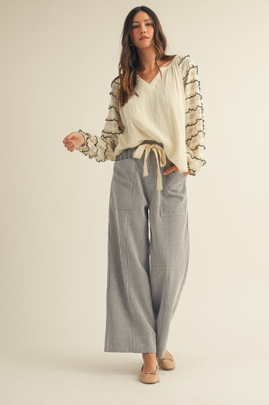 RUFFLED LACE SLEEVES WITH SOLID GAUZE TOP