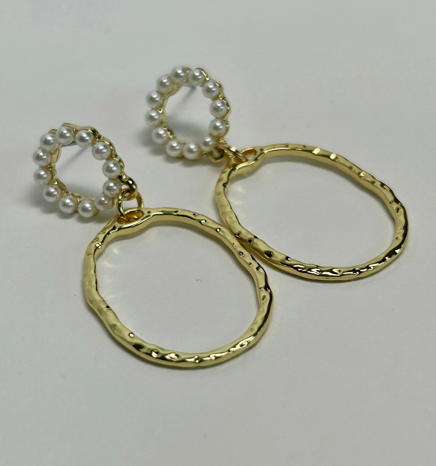 Gorgeous Round Pearl Earrings