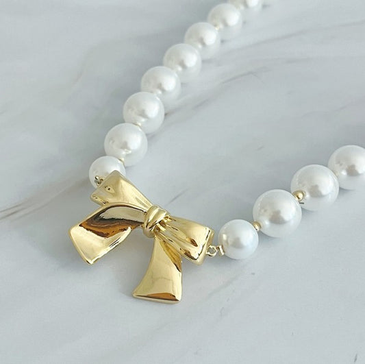 Bow & Pearls Necklace