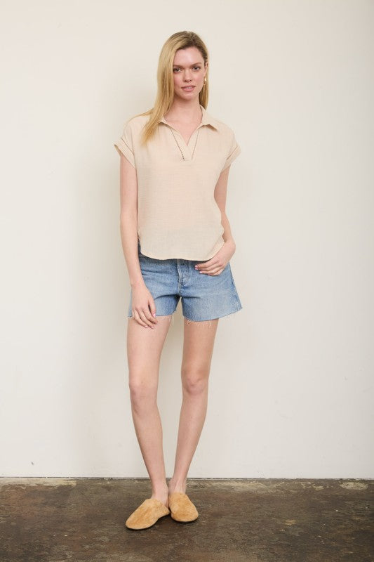 LINE LACE TRIM DETAIL TOP