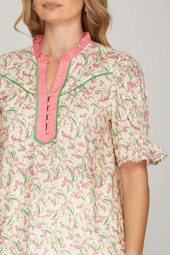 SHORT SMOCKED SLEEVE  TOP